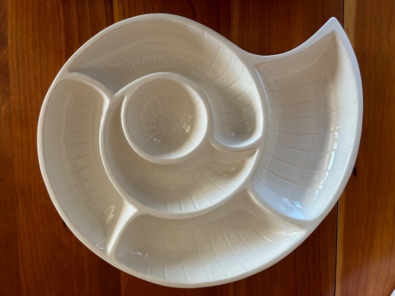 NEW!!! Department 56  WHITE SEASHELL SERVER