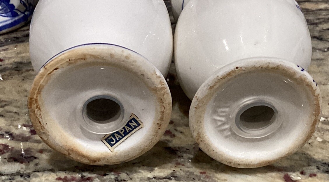 7 PC BLUE ONION JAPAN CONDIMENT SHAKERS CURRY PAPRIKA CINNAMON GINGER 4 1/4”T