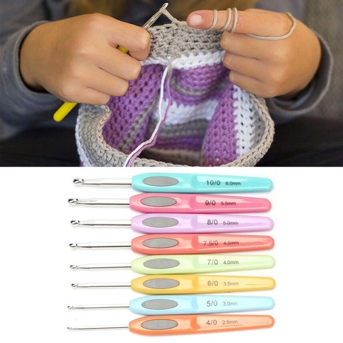 8x Crochet Hooks Sewing Tool Kit Yarn Knitting Needles Ergonomic Grip Set - Picture 2 of 9