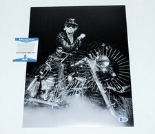 JUDAS PRIEST SINGER ROB HALFORD SIGNED 11x14 PHOTO 1 BECKETT COA BRITISH STEEL