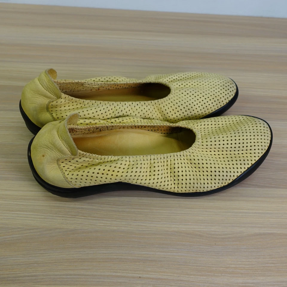 ARCHE Ballerina Lilly Flats Womens 8 M Yellow Perforated Leather Slip On FRANCE - Image 3 of 4