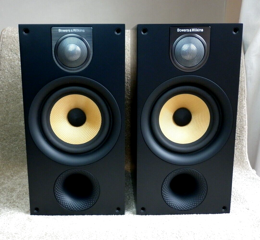 Audiophile B&W 686 S2 Bookshelf Speakers System - MINT Audiophile B&W 686 S2 Bookshelf Speakers System - MINT