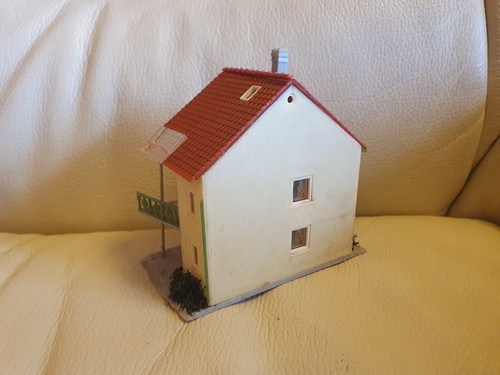 Hornby Train Set Detached Holiday Home House OO Gauge Assessories - Picture 4 of 4