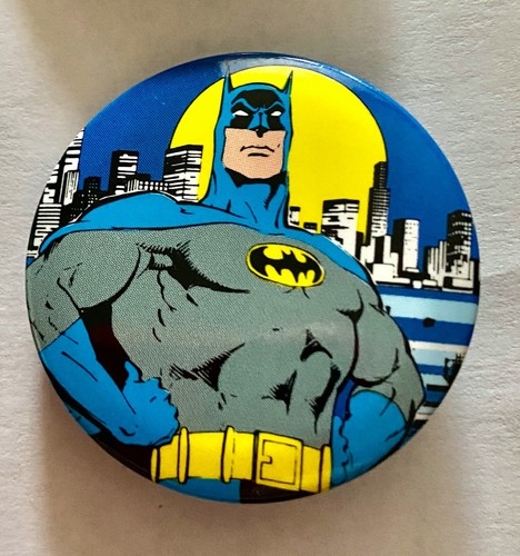 10 Vintage 1982 Batman Pinback Buttons 1.5 Inches Diameter - Picture 11 of 13