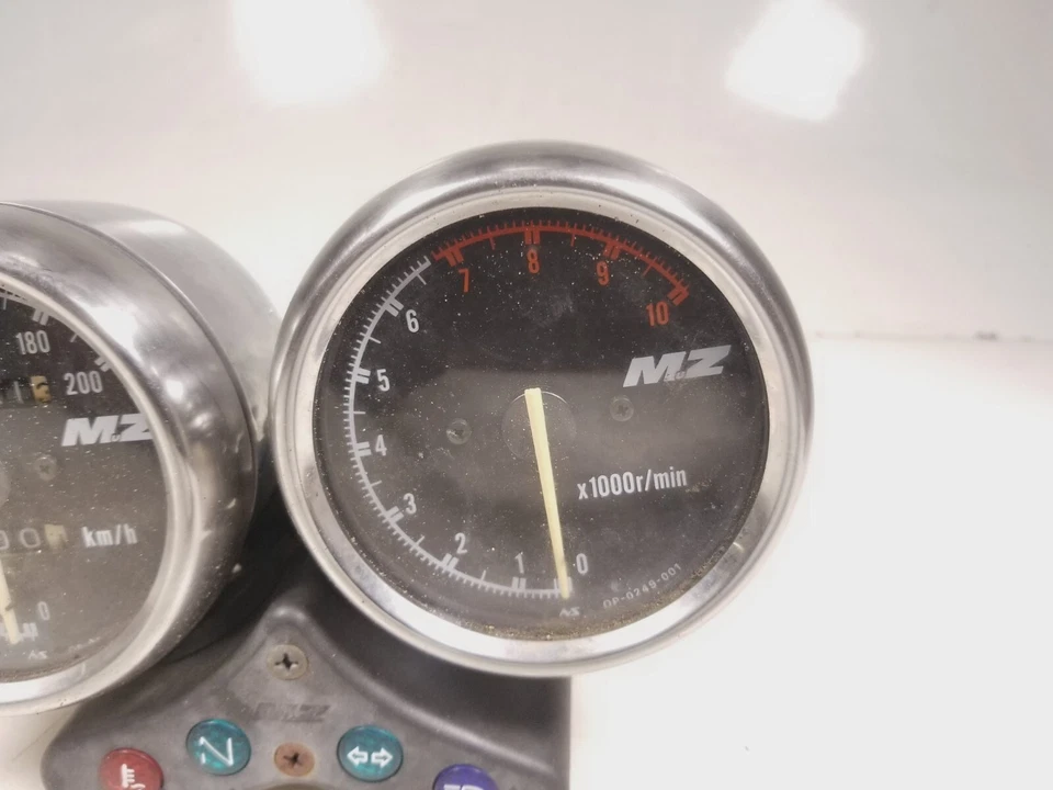 97 MZ Mastiff 660 MZ660 1997 velocímetro velocímetro velocímetro medidor Foto 2 de 4