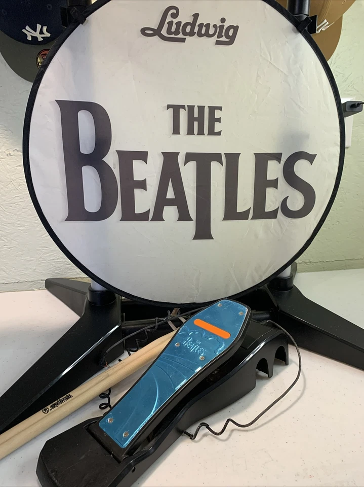 The Beatles Rock Band Nintendo Wii Batería Palos Y Pétalo Con Banner SIN PROBAR Foto 2 de 4