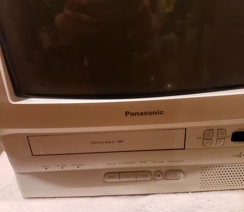 Panasonic PV-M1356W 13" CRT TV VHS VCR Combo Retro Gaming & Remote - SERVICED - Picture 13 of 14