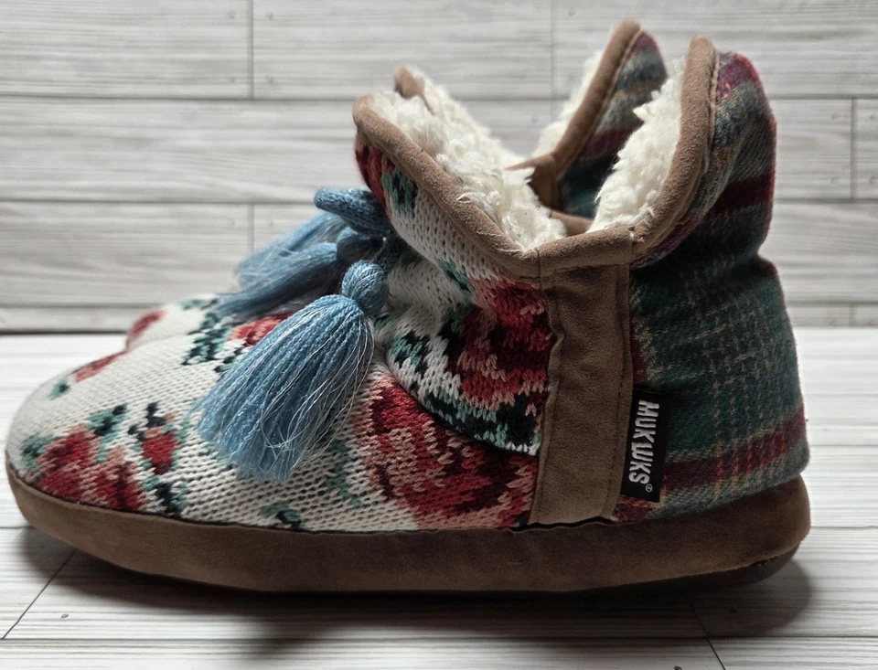 MUK LUKS Womens Bootie Slippers Sz Large 9-10 Floral Cross-stitch Knit Tassels  - Image 3 of 4