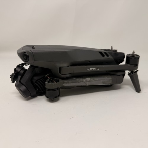 DJI Mavic 3 Classic Drone (L2A) - 002