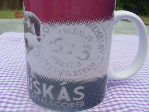 Ferenc Puskas Nat Fußballmuseum Werbung Tributbecher 11oz Weihnachtsgeschenk - Bild 3 von 7