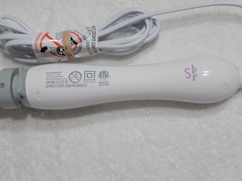 BEACHWAVER S1.25 ROTATING CURLING IRON WHITE DUAL VOLTS MODEL DV1138BX - Picture 6 of 7