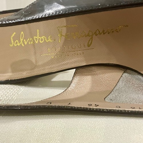 PREPPY CHIC SALVATORE FERRAGAMO LACKLEDER PUMPS MADE IN ITALY GRÖSSE 7 - Bild 7 von 19
