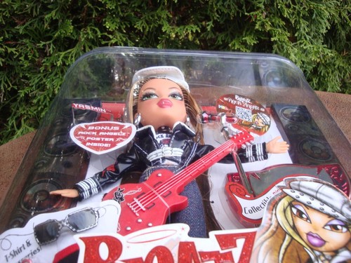 Bratz Rock Angelz "20 Years" Yasmin Figure Set by MGA Entertainment (2021) NEW - Picture 5 of 12