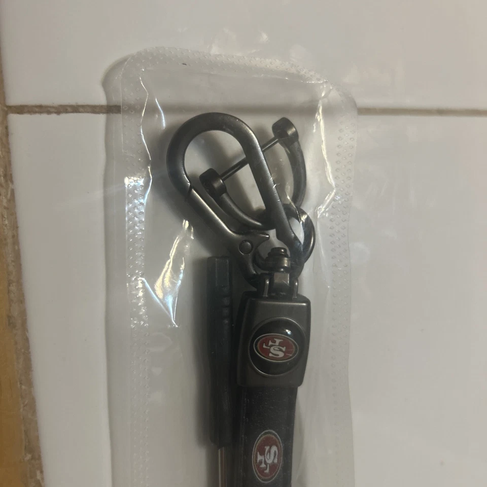 49ers Leather Key Chain w/Accessories Football NFL Sealed - Image 2 of 3