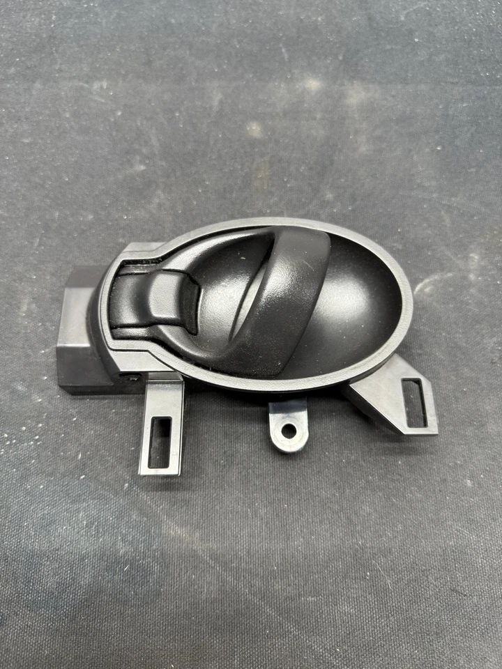 Manija de puerta interior delantera izquierda lado del conductor Nissan Versa 2012-2019 OEM Foto 3 de 4