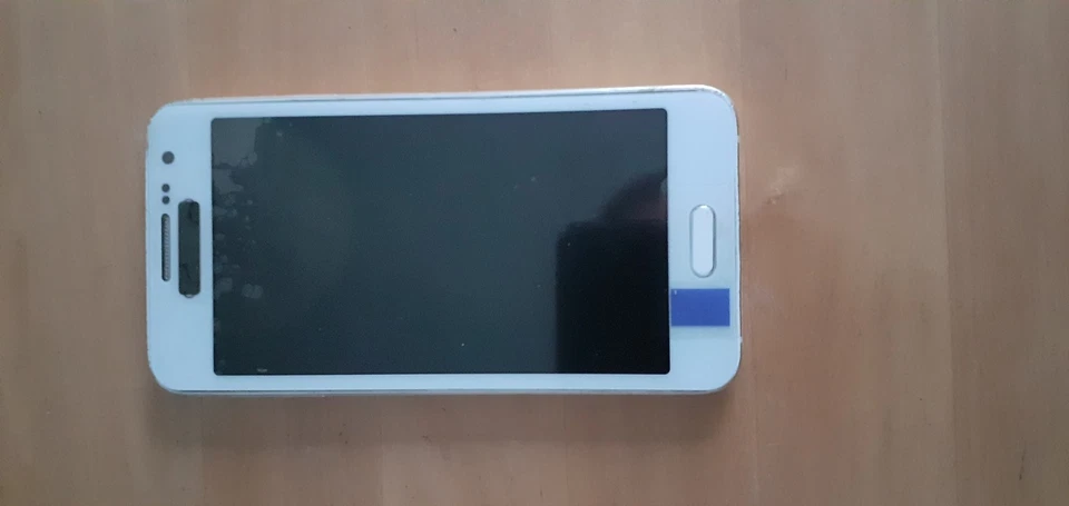 Samsung Galaxy A3 SM-A300FU - 16GB - Pearl White (Unlocked) Smartphone, photo 3 of 5