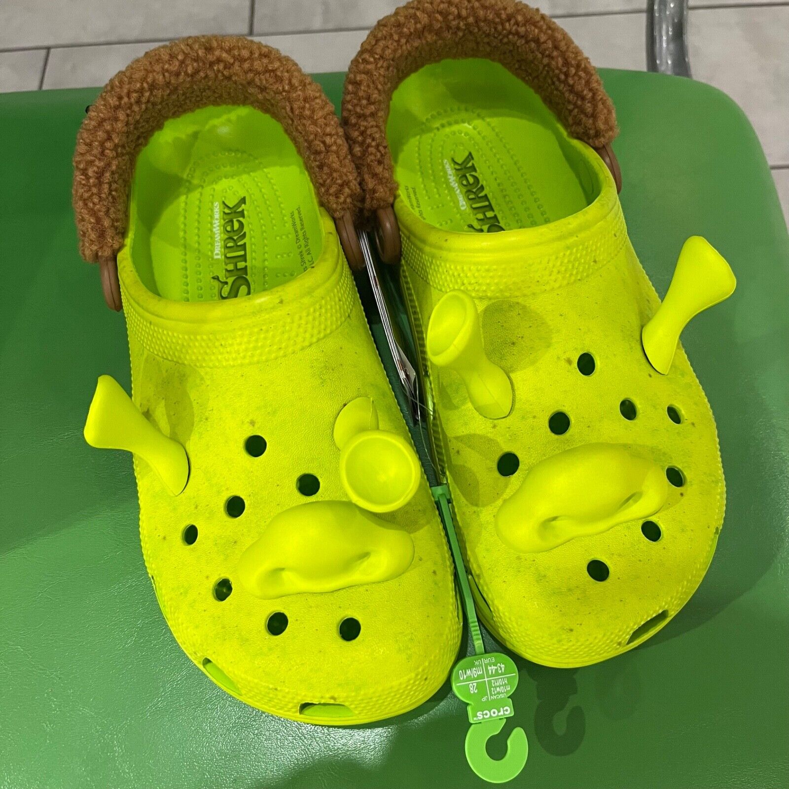 DreamWorks Shrek Crocs Classic Clog Men's Size 9 Ogre Green 209373-3TX - New