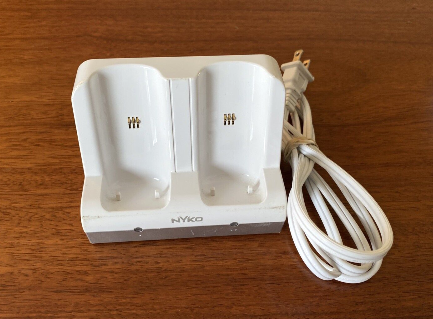 NYKO Charge Station Nintendo WII Remote Rechargeable Battery Dock ~Base Only~