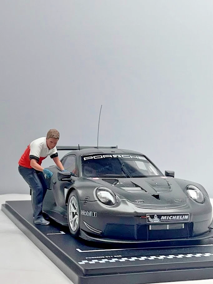 Gara Girocollo Meccanico Resina Modello Figura Display 1/18 - Immagine 2 di 4