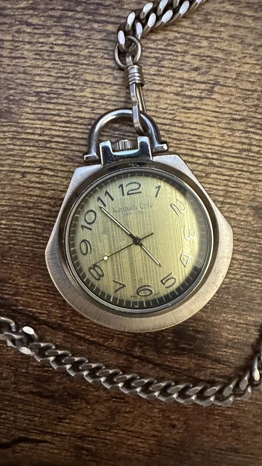 Reloj Bolsillo Kenneth Cole New York Usado Foto 3 de 4