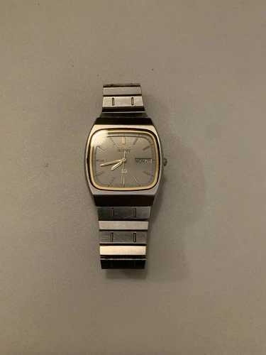 SEIKO Quartz Vintage Men’s Watch ~ Stainless Steel ~ Water Resistant ~ 1980’s