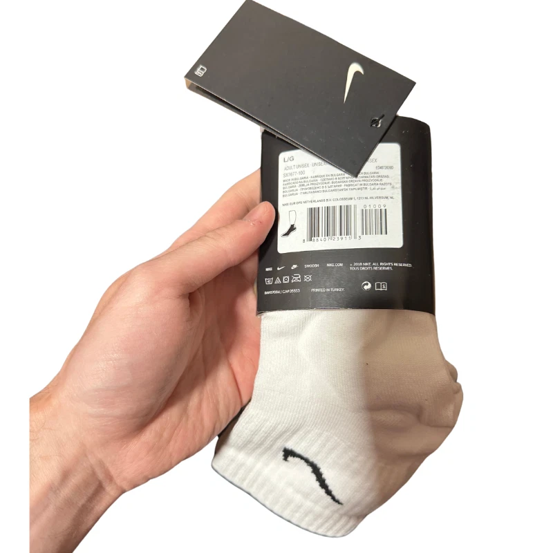 (Paquete de 4) Calcetines al tobillo Nike Dri-FIT de entrenamiento diario blancos talla L (8-12) Foto 3 de 3