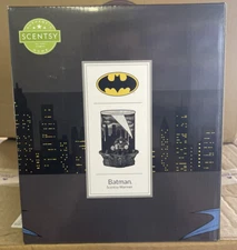NIB SCENTSY DC Universe BATMAN Wax Warmer Gotham City