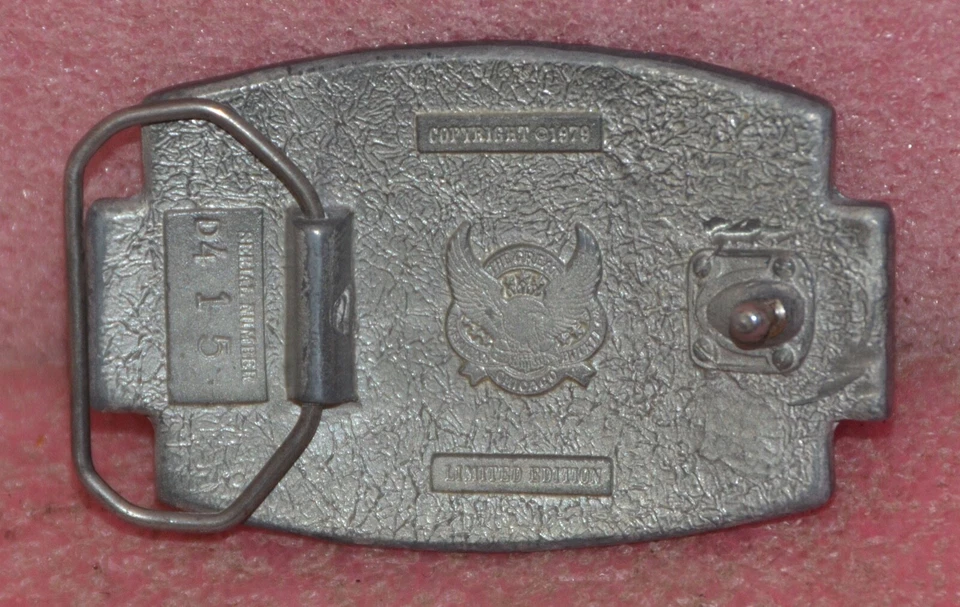 1979 - Renunciaré a mi arma cuando hagan palanca mis fríos dedos muertos hebilla de cinturón. Foto 2 de 4