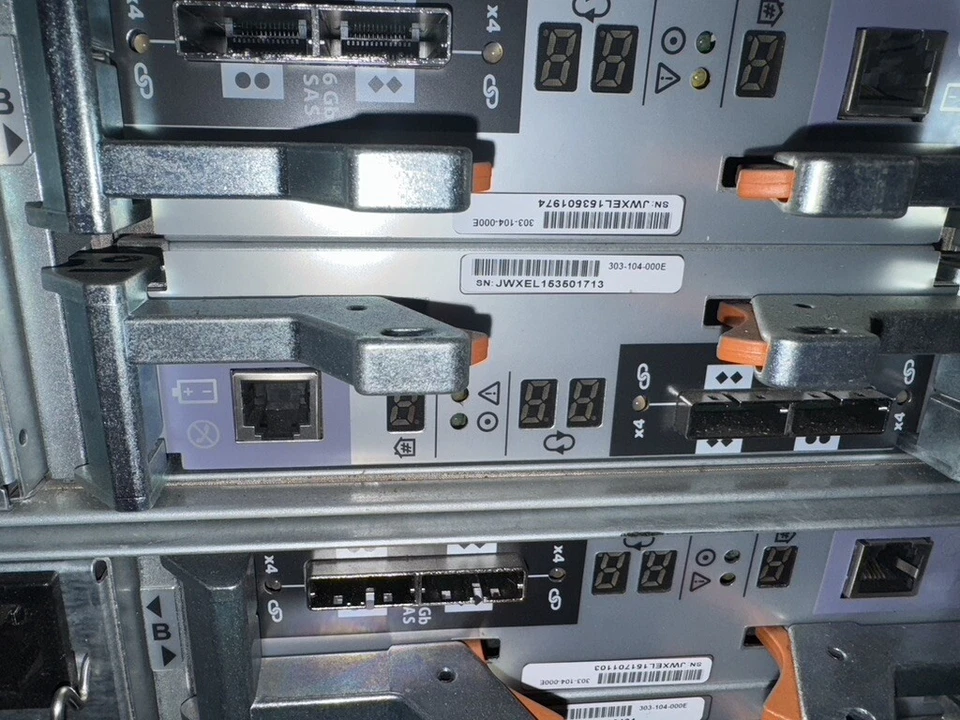 EMC SAE 100-562-712 Array Enclosure w/ 2x PWS 2x 6Gb SAS Controller 303-104-000E - Image 4 of 4