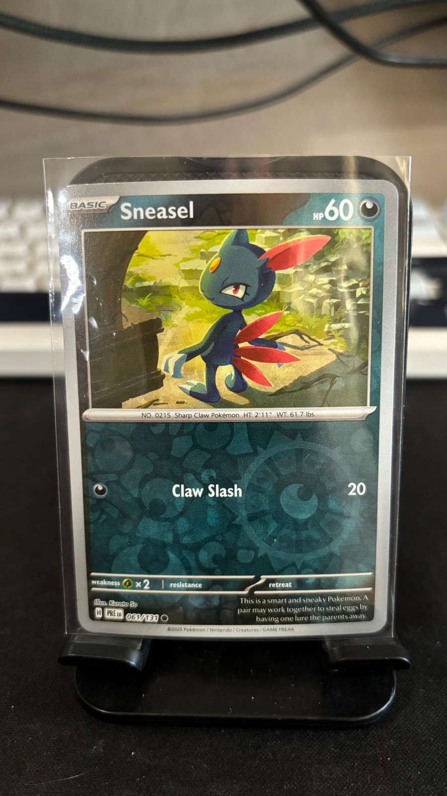Sneasel 061/131 Common Prismatic Evolutions Pokemon Reverse Holo Lightly Played