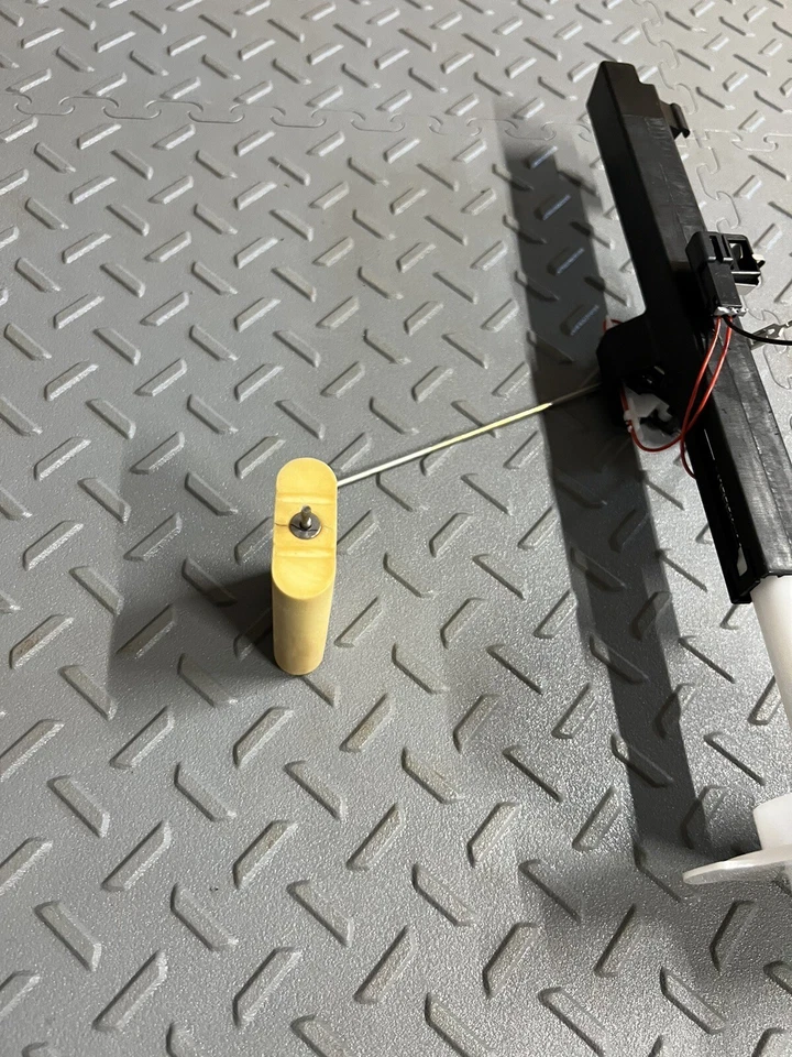 2007-09 CHEVROLET EQUINOX PONTIAC TORRENT FUEL PUMP ASSEMBLY AUXILIARY 19207459 - Image 2 of 4