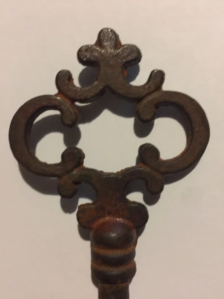 Victorian Master Door Cast Iron Skeleton Key HUGE Cathedral Patina Collector 6" - Image 3 of 4