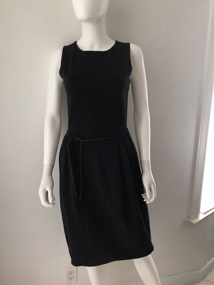 Vestido para mujer Yves Saint Laurent cuello redondo sin mangas hasta la rodilla gris 36 Foto 2 de 4