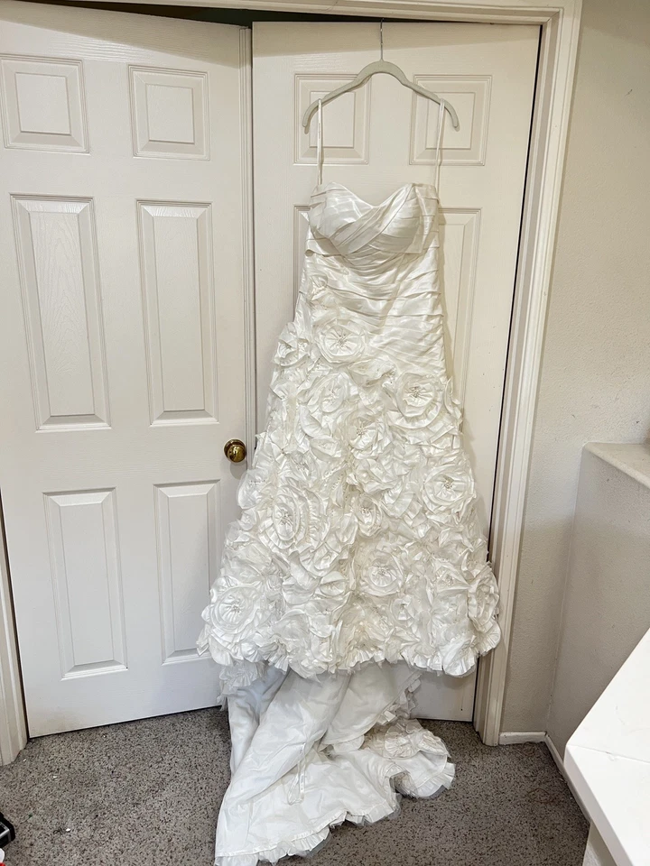 Свадебное платье Galina Signature SV415 David's Bridal Sweetheart с вырезом горловины размер 14 - Изображение 2 из 4