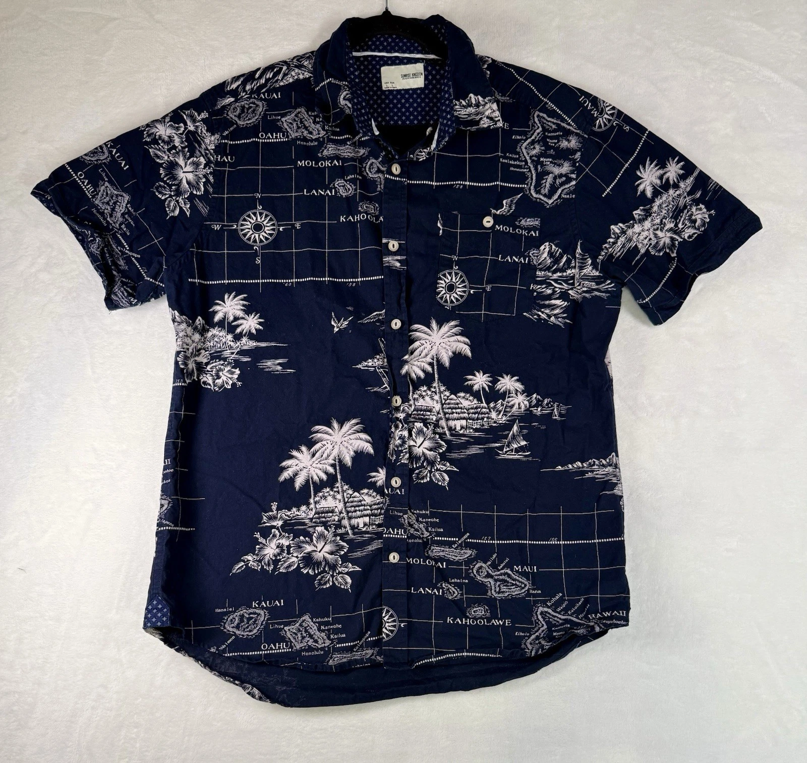 Men’s Sunrise Kingdom Navy Blue Hawaiian Map Shirt Size Large Vacation Beach