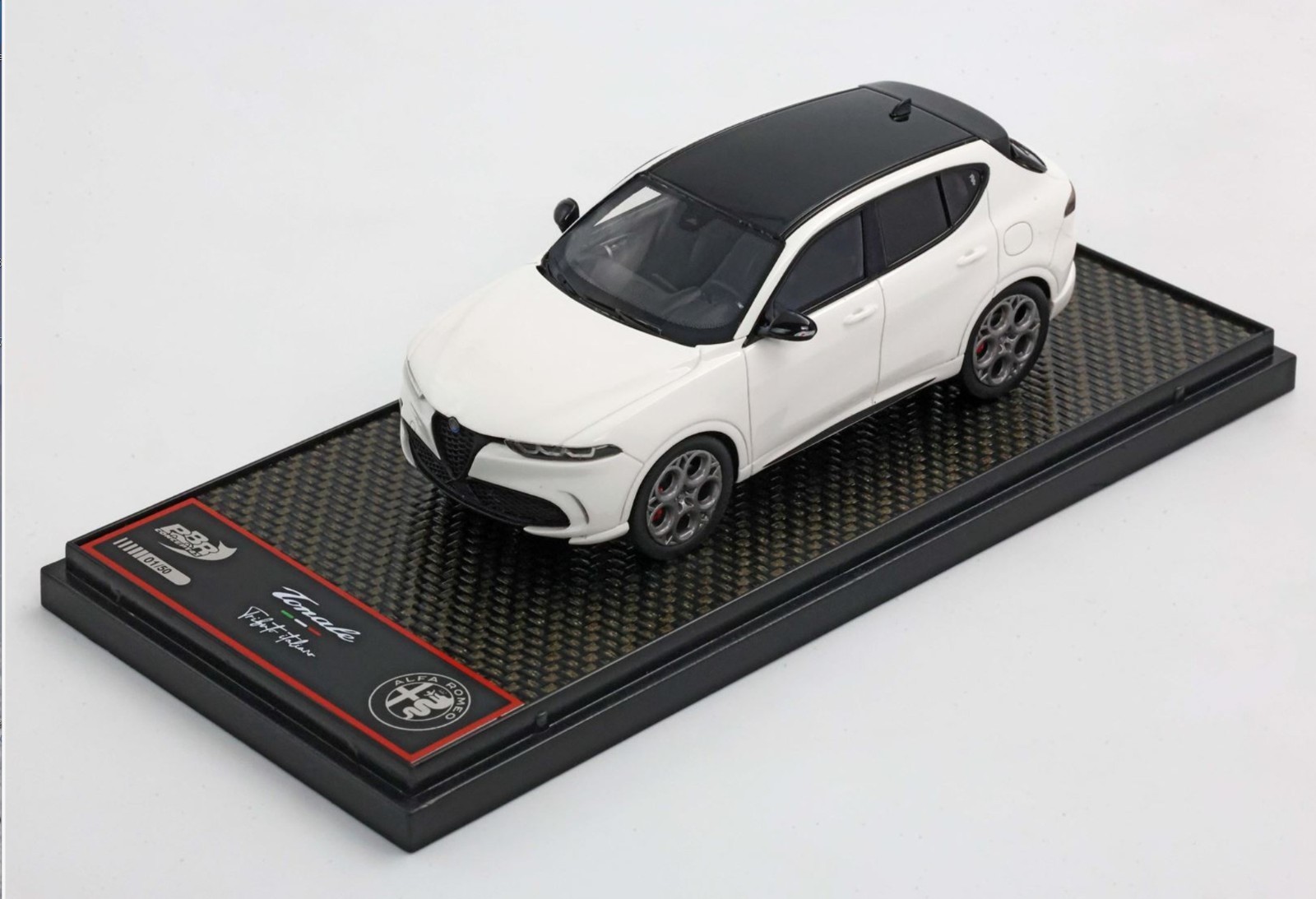 BBR BBRC309C Alfa Romeo Tonale Tributo Bianco Alfa 1/43 réplique miniature en résine pour vitrine