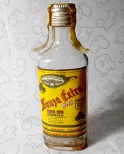 Sauza Extra Anejo Tequila Vintage Mini Airline Bottle 1/10 Pint
