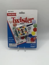 Basic Fun Twister mini GAME KEYCHAIN #537-0 Sealed Christmas stocking stuffer