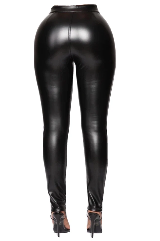 Pantalones de cuero PU para mujer Fashon Nova Who They Trying To Be  Foto 2 de 4