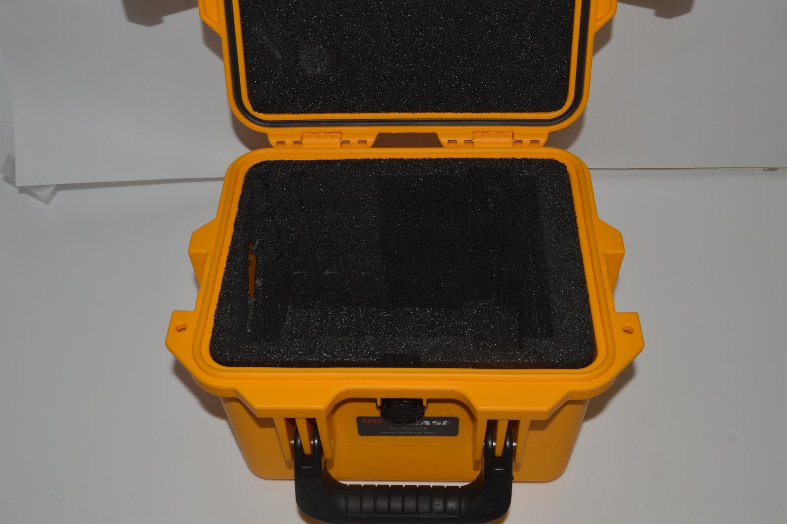 ORION HARDIGG YELLOW HEAVY DUTY EQUIPMENT CASE- INSIDE 8" X 6" X 6"   (DCX49)