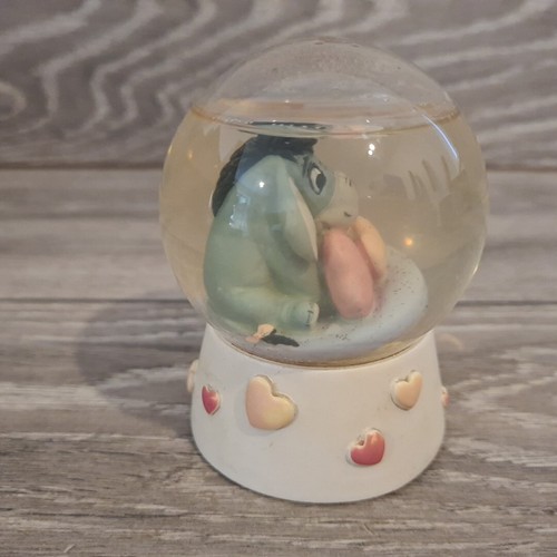 Disney Winnie Puuh Eeyore Schneekugel Figur Valentinstag - Bild 5 von 7