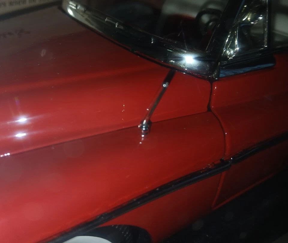 Motor Max 1:18 American Graffiti 1953 Buick Skylark Convertible Red '53 - Image 3 of 4