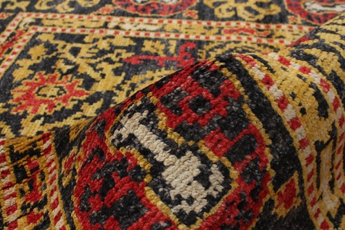Traditional Hand-Knotted Bordered Area Rug 4'0" x 6'3" Wool Carpet - Picture 4 of 4