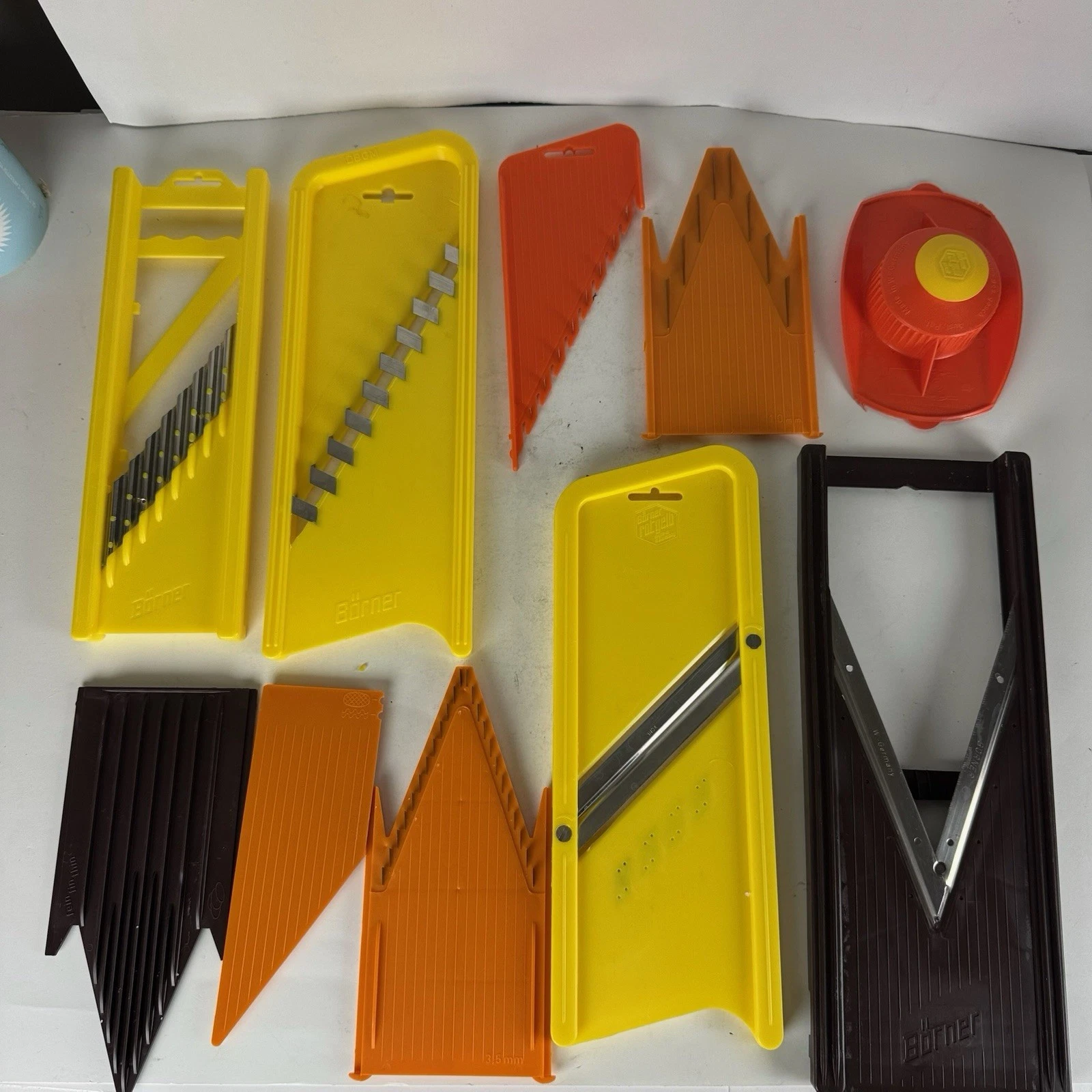 Borner Mandoline V-Slicer Various Pieces Orange Yellow Brown
Opens in a new window or tab