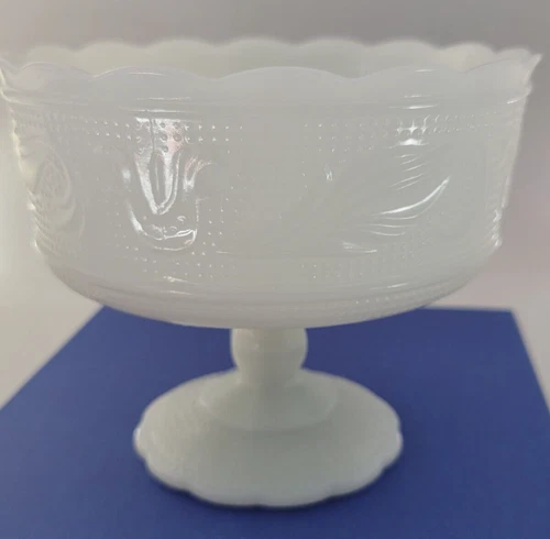 Vintage EO Brody M6000 Cleveland OH Milk Glass Compote Pedestal Bowl 5.5" T