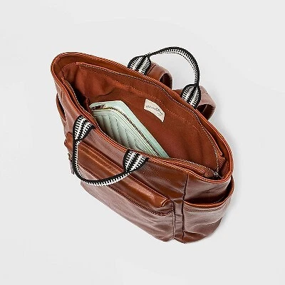 Utility clearance square backpack