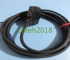 1PCS New Keyence Square photoelectric switch sensor PZ2-61D