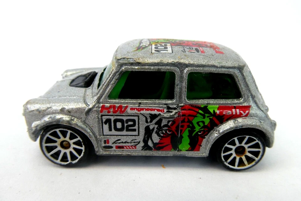 Coche de juguete Mattel Hot Wheels China Morris Mini Tiger Cooper Rally 2000 usado Foto 3 de 4