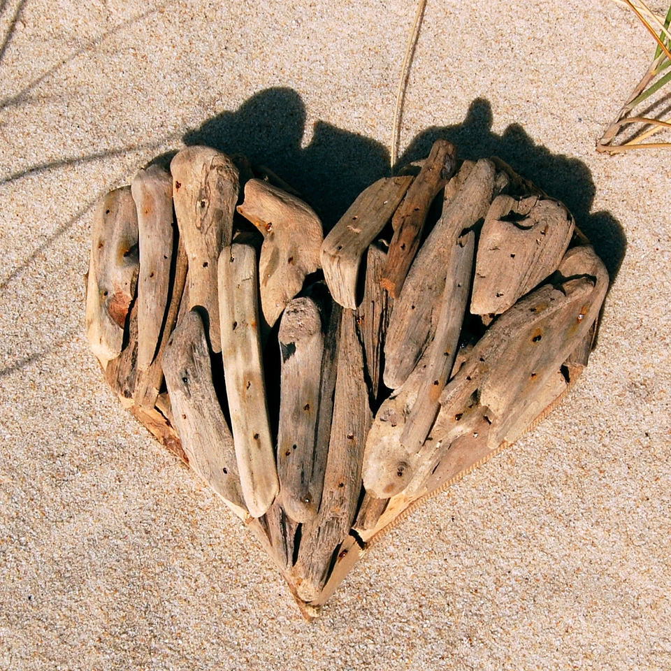 SEESTERN Treibholz Deko mit Herz ( 20 cm ) Motiv Wanddeko Driftwood Holzdeko - Bild 3 von 4