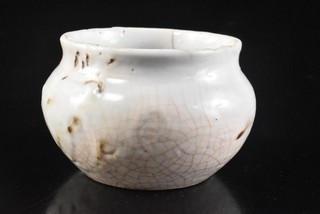 F8001: Korean Li Dynasty White porcelain DECORATIVE VASE Pot